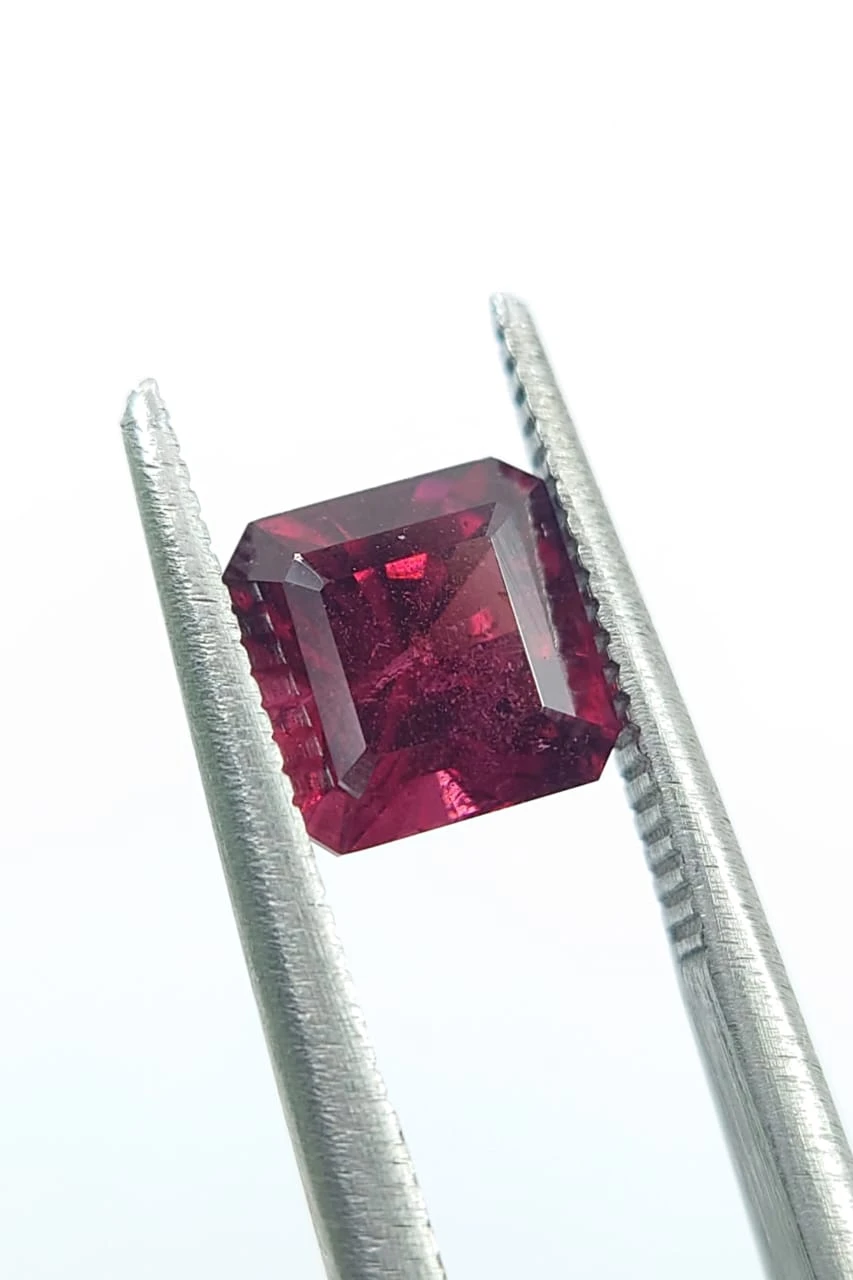 1.77ct Natural Rhodolite Garnet Loose Gemstone From Tanzania — view 4
